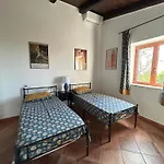 Grande In Casale Ristrutturato