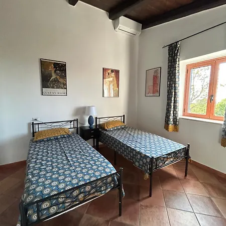 Grande In Casale Ristrutturato