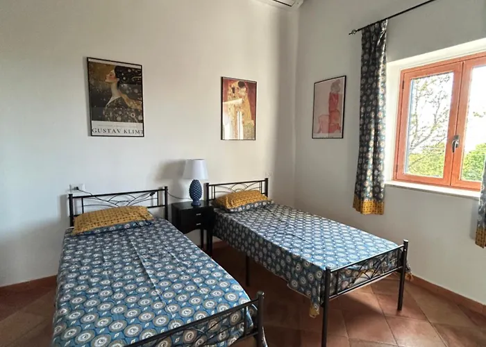 Grande In Casale Ristrutturato