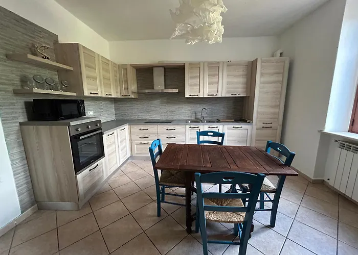 Grande In Casale Ristrutturato בית נופש