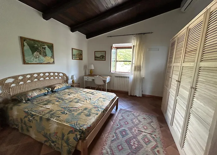 Grande In Casale Ristrutturato